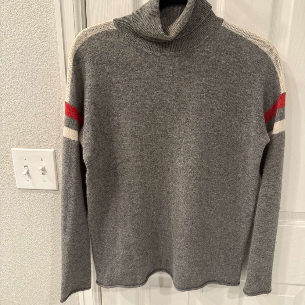 Velvet by Graham & Spencer Gray and Red Cashmere Turtleneck Sweater